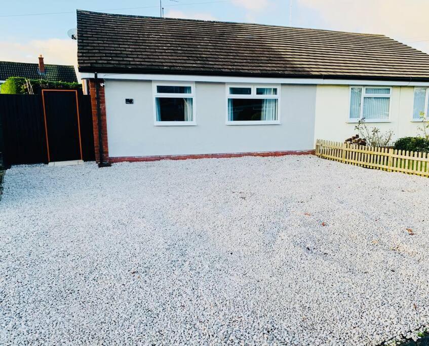 The Beautiful Bungalow Amazing Location For Chester & Zoo Wervin Exteriör bild